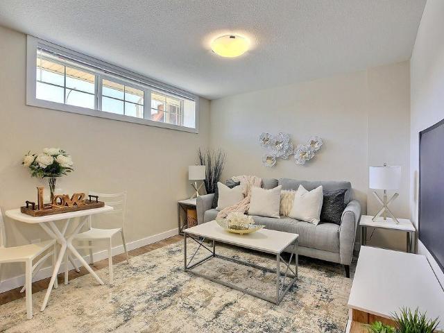 162/168 Chuka 168 Chuka Eastbrook Chuka Townhouses 1 bedroom basement Townhome for Rent