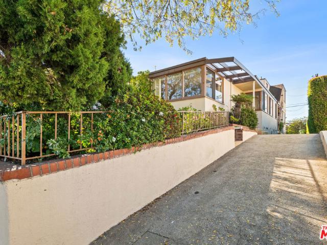 1621 Manning Avenue