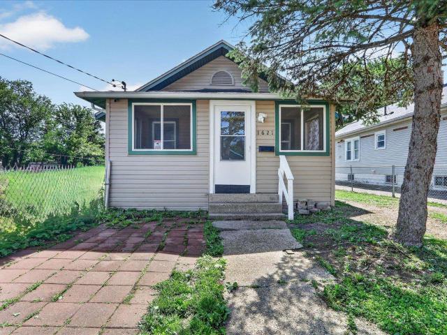 1621 Dewey Avenue
