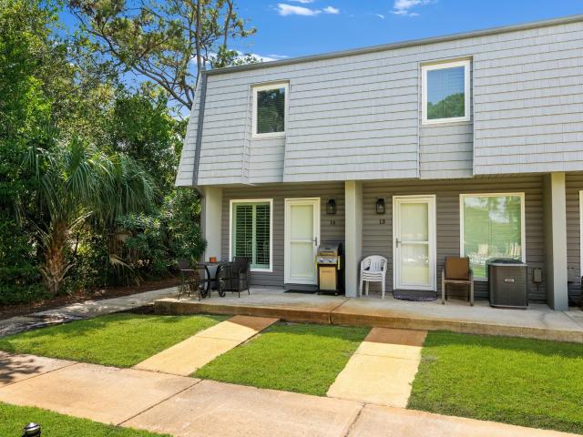 1621 Edge Dr. 14