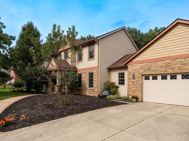 1621 Falcon Crest Drive