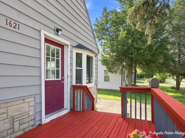 1621 round lake drive
