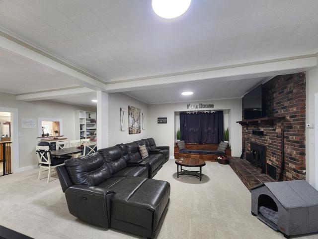 1622 &1624 W Fairview Ave Avenue