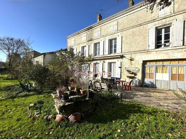 16230 MANSLE À VENDRE MAISON CHARENTAISE