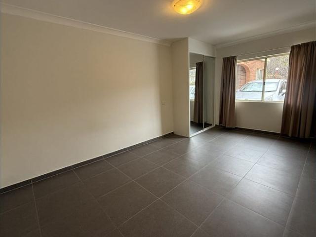 16/237 Sharp Street, Cooma