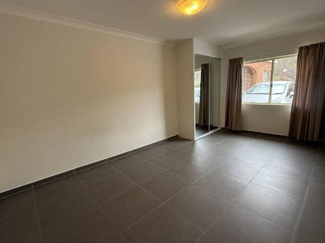 16/237 Sharp Street, Cooma