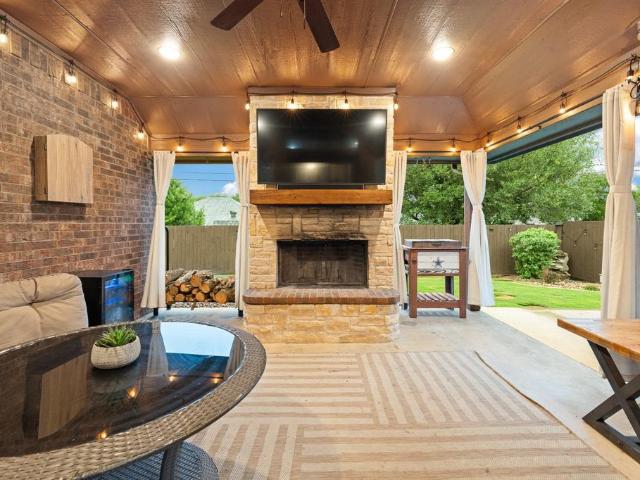 1623 Hawthorne St, Cleburne, TX 76033 | MLS #21256