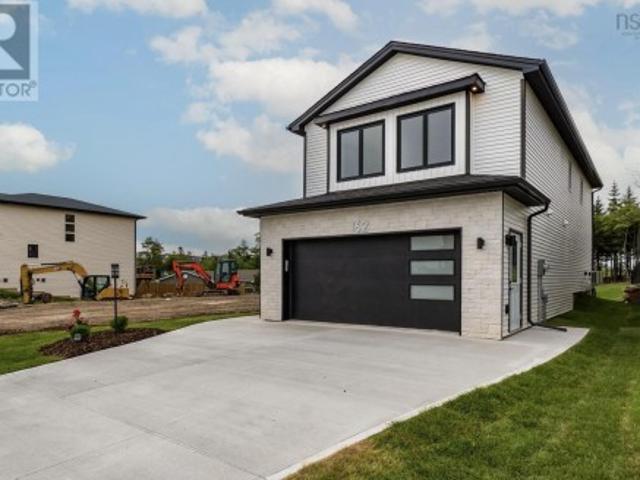 162 Brunello Blvd, Timberlea, NS, B3T 0J4 Luxury House for sale | Listing ID 202622 | Royal LePage Carriage Trade Luxury Properties