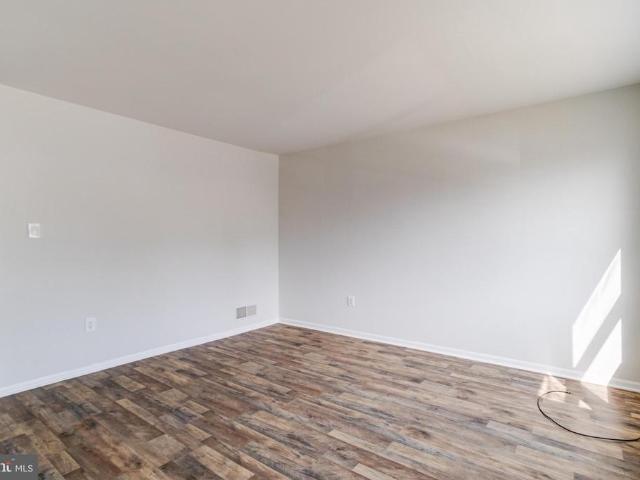 162 E Village Road