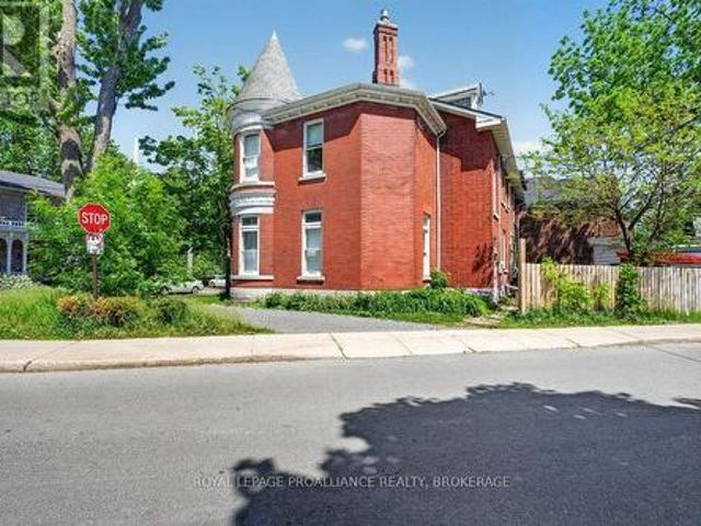 162 Earl Street, Kingston Central City East, ON, K7L 2H2 house for sale | Listing ID X13740 | Royal LePage
