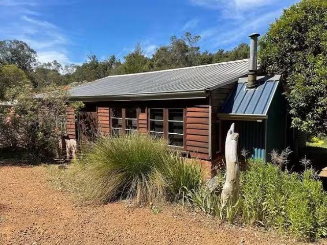 162 Holyoake Road, Dwellingup, WA 6213