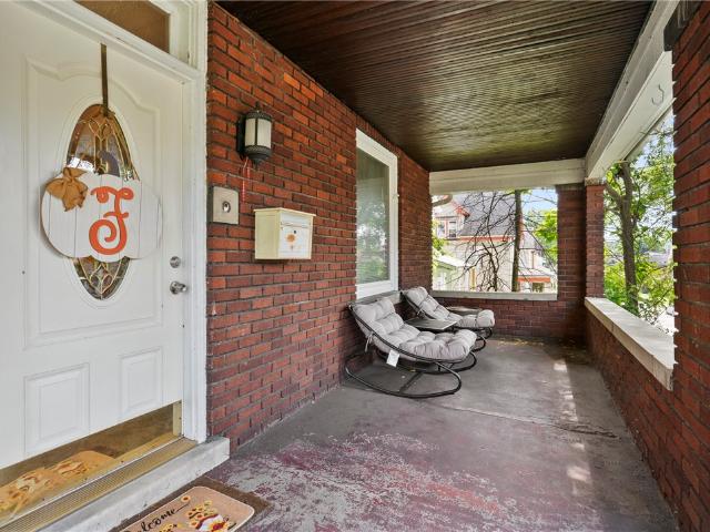 162 Oak St