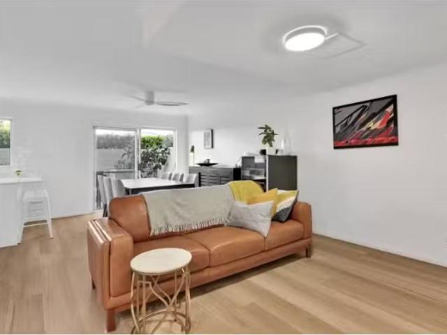 16/2 Lang Street, Mosman Apartment for rent Listed by Cyndia.