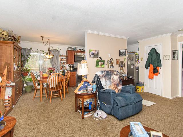 162 NE Mountain Laurel Way