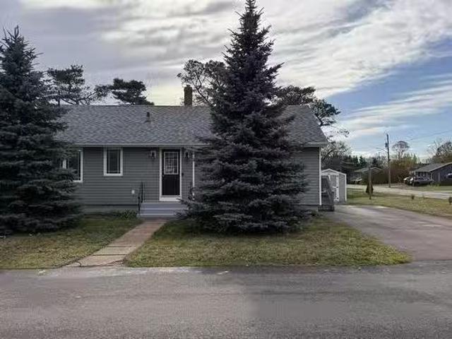 162 Schurman Avenue, Summerside, PE, C1N 2C2 house for sale.