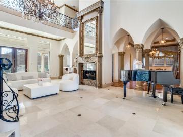 1634 Torrey Pines Lane