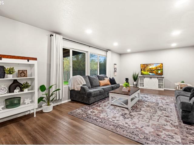 1636 bonnie ln