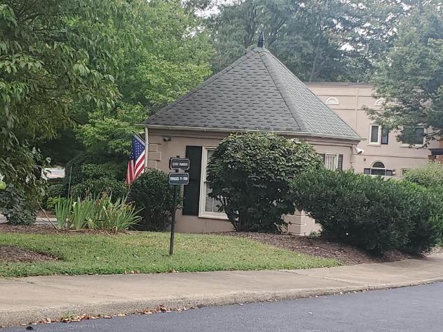1636 Garden Ct