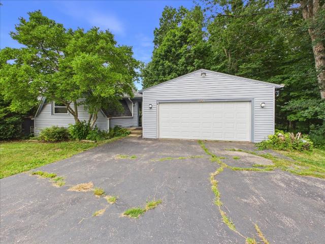 1636 Larchmont Road