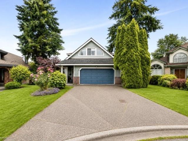 16375 Middleglen Place, Surrey, BC, V4N 1X7 house for sale | Listing ID R3157 | Royal LePage
