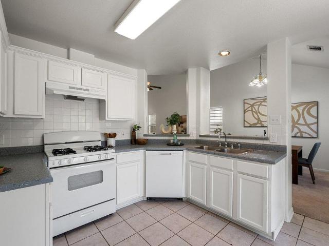 1637 Gaylord Dr