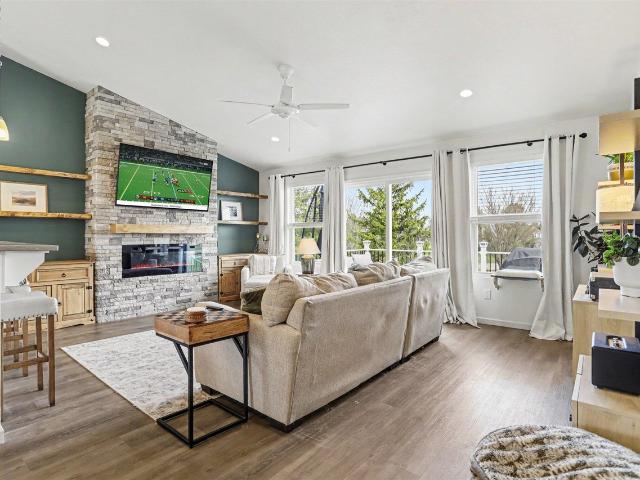 1637 Tea Pond Court