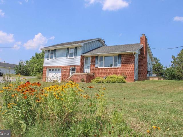 1638 Hahns Lane