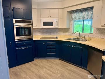 16300 NE WA 305 Highway # 69