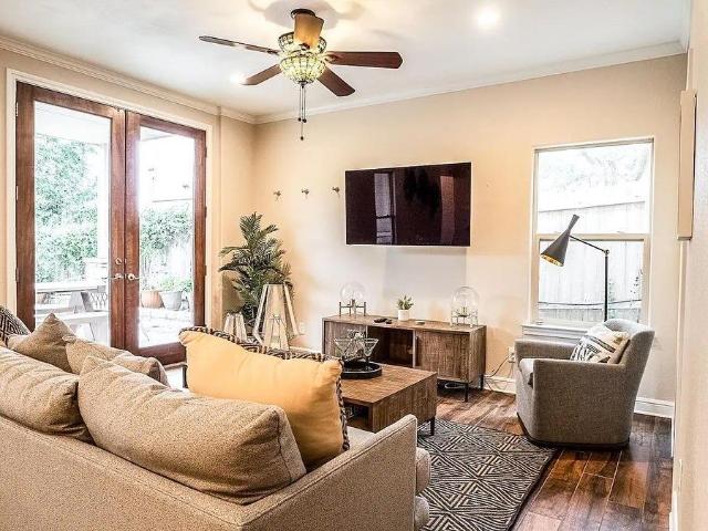 16308 Lake Loop