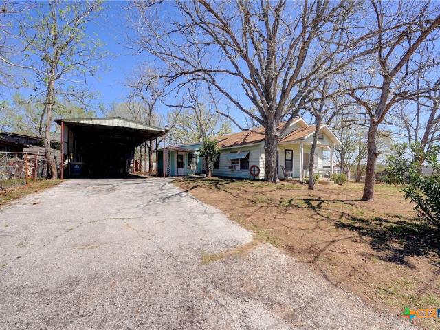 1631 E Fannin St, Luling, TX 78648 | MLS #608112