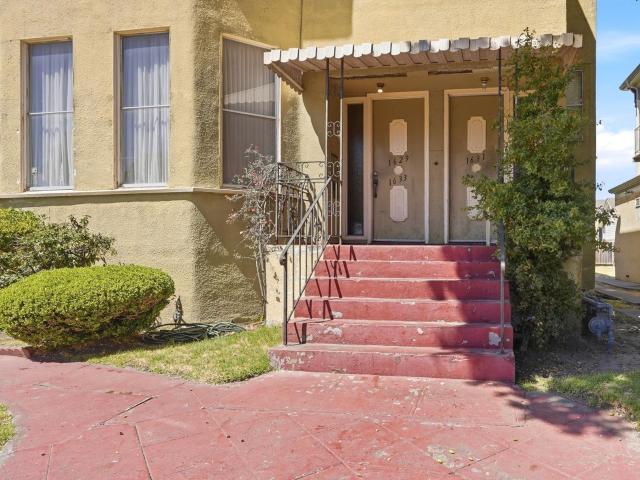 1631 Linden St