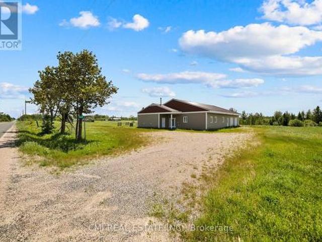 1632 Conc 2 & 3 Road, Cochrane, ON, P0L 1C0 house for sale | Listing ID T12838 | Royal LePage