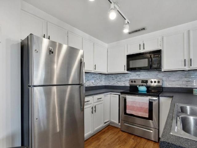 1633 N Prospect Ave, Unit 5D