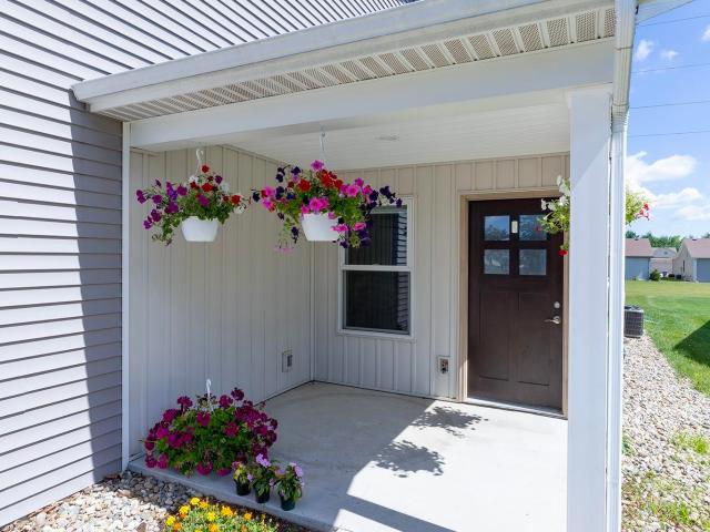 1633 Clover Creek Lane