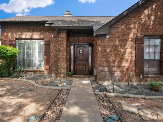 1633 Crosshaven Drive