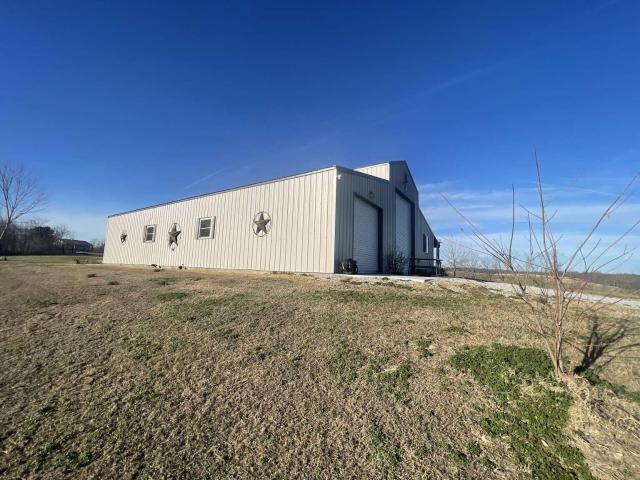 1633 Jessie James Road