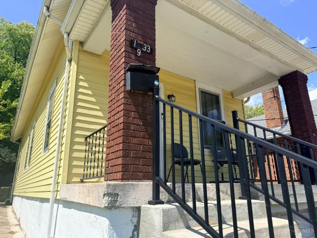 1633 First Avenue