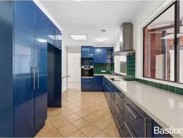 163 Chuculba Crescent, Giralang House for rent Listed by Alex.