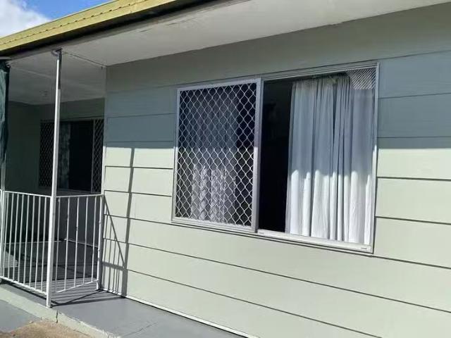 1/63 Downs Street, North Ipswich, QLD 4305