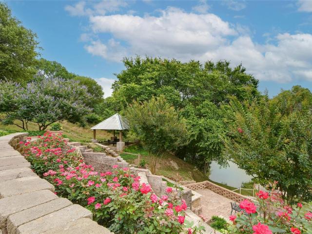 163 El Camino River Rd