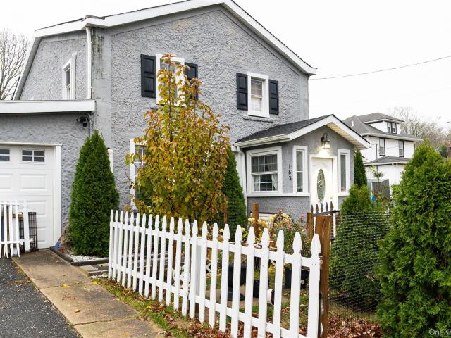 163 Orchard Rd, East Patchogue, NY 11772 | MLS #943576