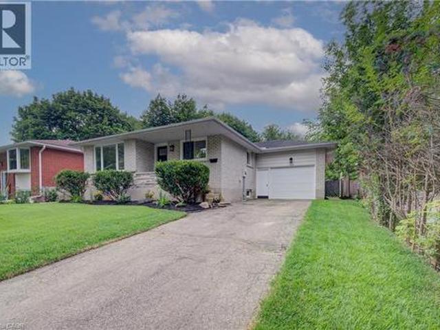 163 Lynnbrook Crescent, Waterloo, ON, N2L 4X2 house for sale | Listing ID 40849 | Royal LePage