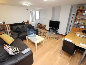 163b Royal park Terrace, Hyde Park. 3 bed terraced house to rent £1,885 pcm £435 pw