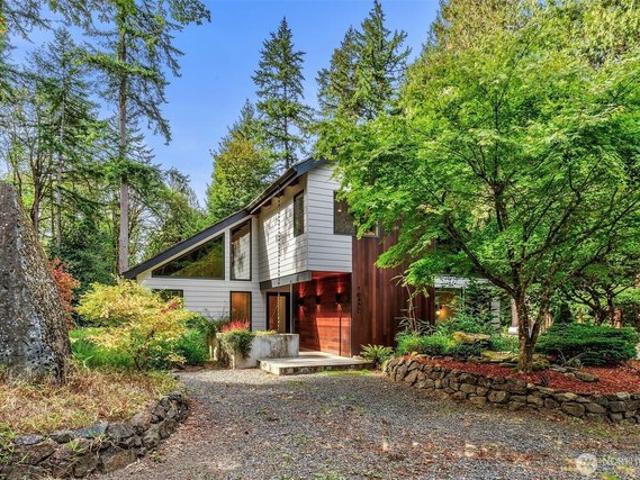 16455 Agate Point Rd NE, Bainbridge Island, WA 98110