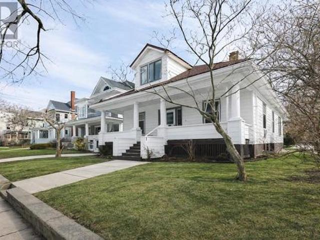 1645 Oxford Street, Halifax, NS, B3H 3Z5 house for sale | Listing ID 202623 | Royal LePage
