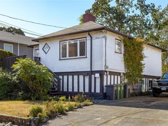 1645 Haultain St, Victoria, BC, V8R 2K8 house for sale | Listing ID 1024 | Royal LePage