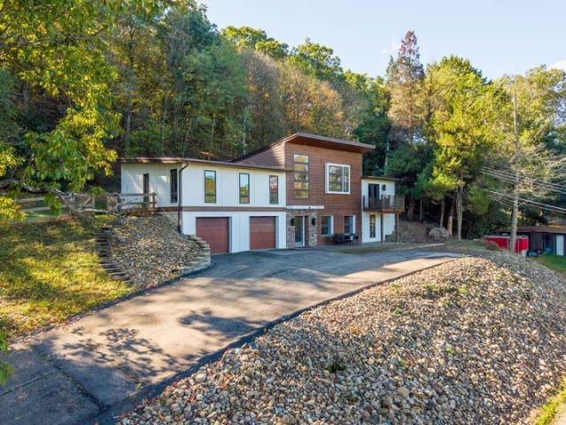 1645 Pegher Lane