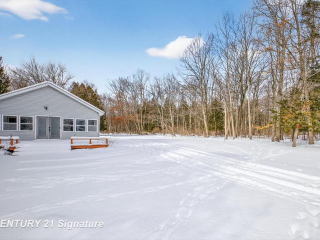 1647 N Huron Road