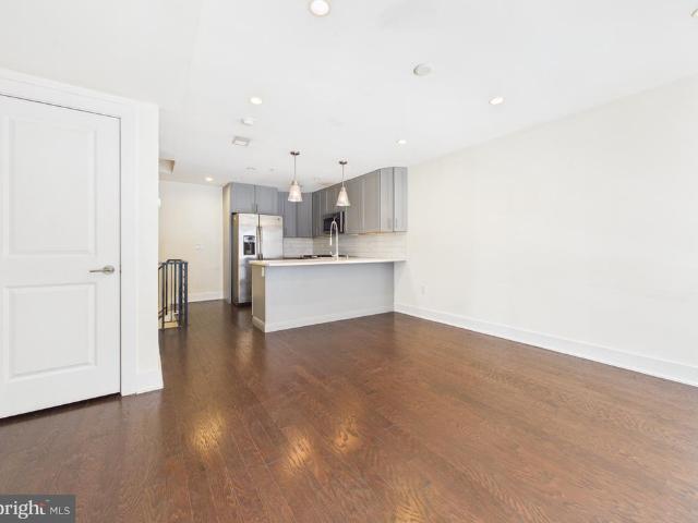 1647 E Eyre Street # 3