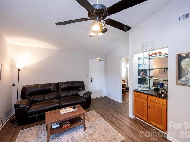 1649 Cedarview Court